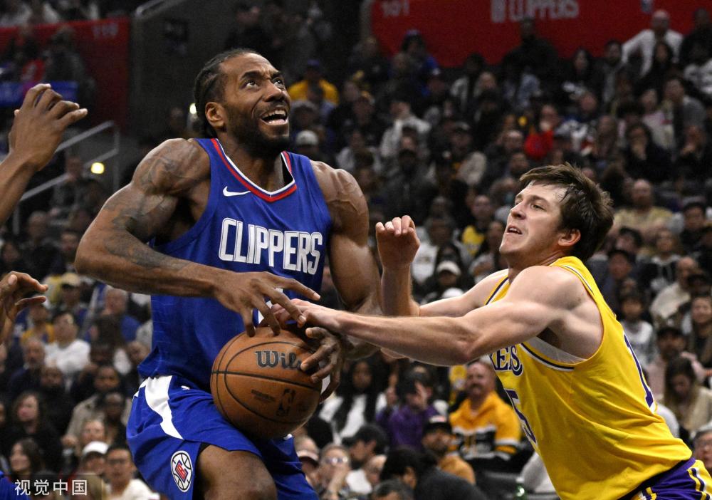 但他始终坚 但他始终坚