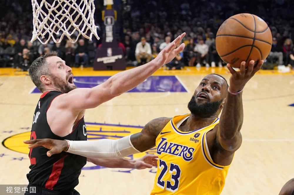 赛后更衣室 赛后更衣室